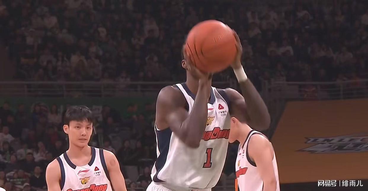 朱芳雨赌对了！广东“新王炸”确认到位，这可是杜锋的争冠法宝！