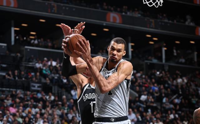 开云体验-二月11胜0负不败！马刺计划有变：梦回GDP时代冲冠